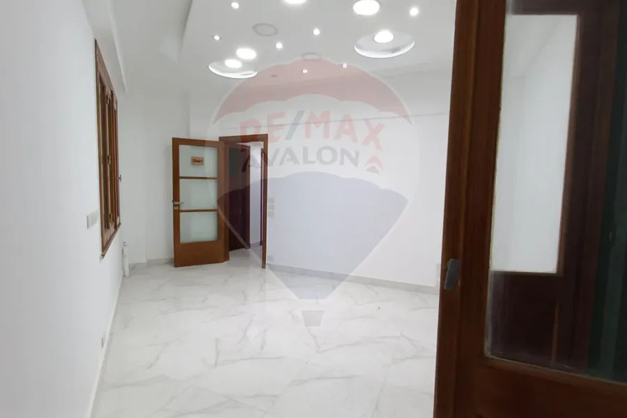 Administrative apartment for rent 100 m Raml Station (Talaat Harb St.)