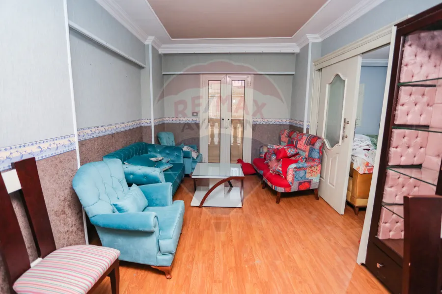 شقة للبيع 120 م سموحه ( امام جرين بلازا _ شارع النصر )