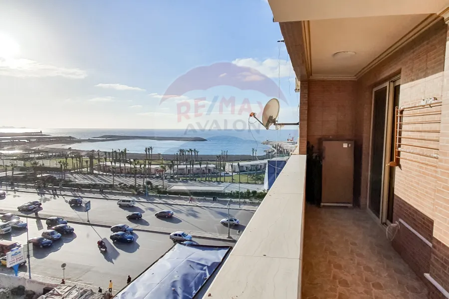 شقه للايجار المفروش 137 م سان ستيفانو (علي البحر مباشرة)