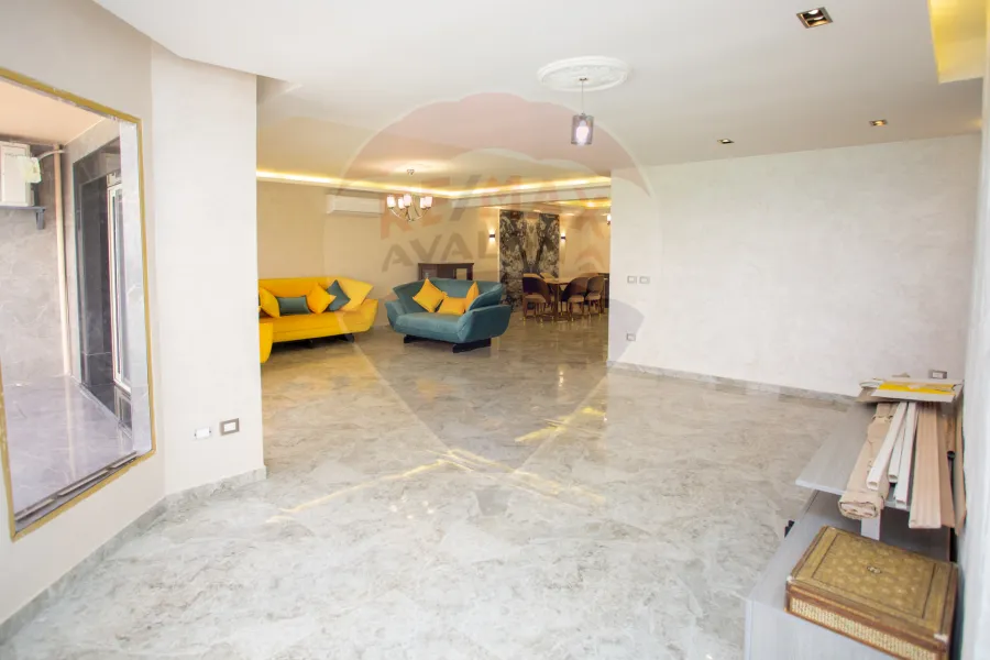 Apartment For Sale 330 m Camp Chezar (directly on the sea)