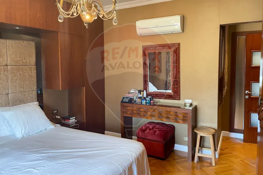 شقه للبيع 180 م كفر عبده (خطوات من ش أبو قير)