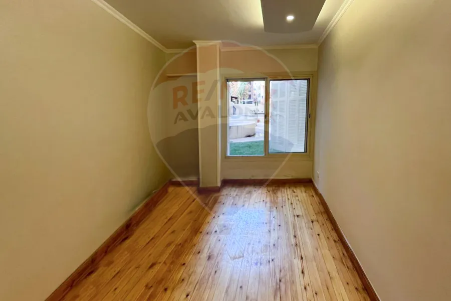 شقة أرضي مرتفع للبيع 200م + 165م حديقة لوران