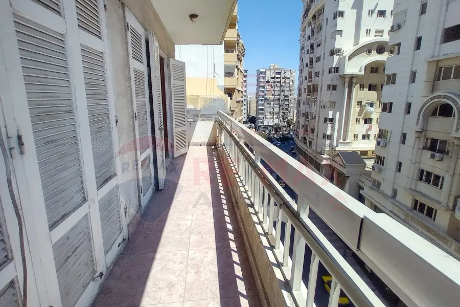 شقة للبيع 200 م مصطفى كامل (ش كيروسيز مول)