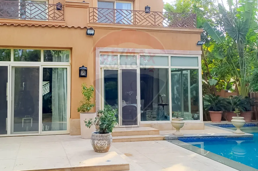 Villa for sale First Settlement (Swan Lake qatamya) - 902 m