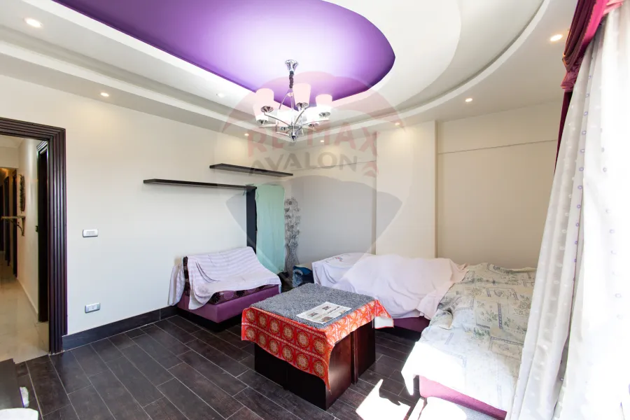 شقة للبيع 165 م فلمنج (شارع عبدالفتاح الطويل)