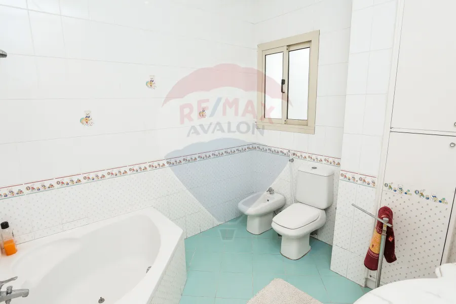 شقة للبيع 315 م كفر عبده (خطوات من ميدان سانت جيني)