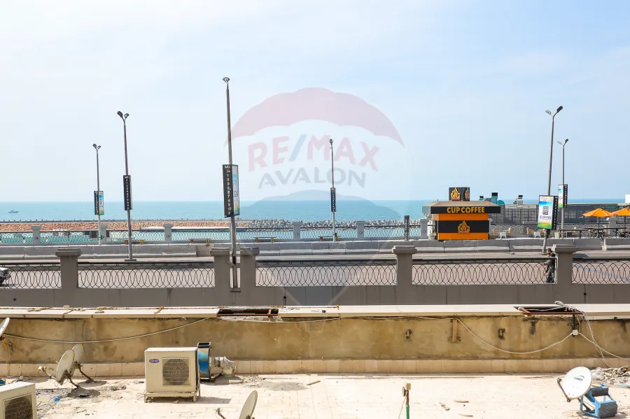 شقه للبيع 134 م سيدي جابر ( أعلى سيتي سكوير مول - علي البحر مباشرة - الابراج الاستثماريه )