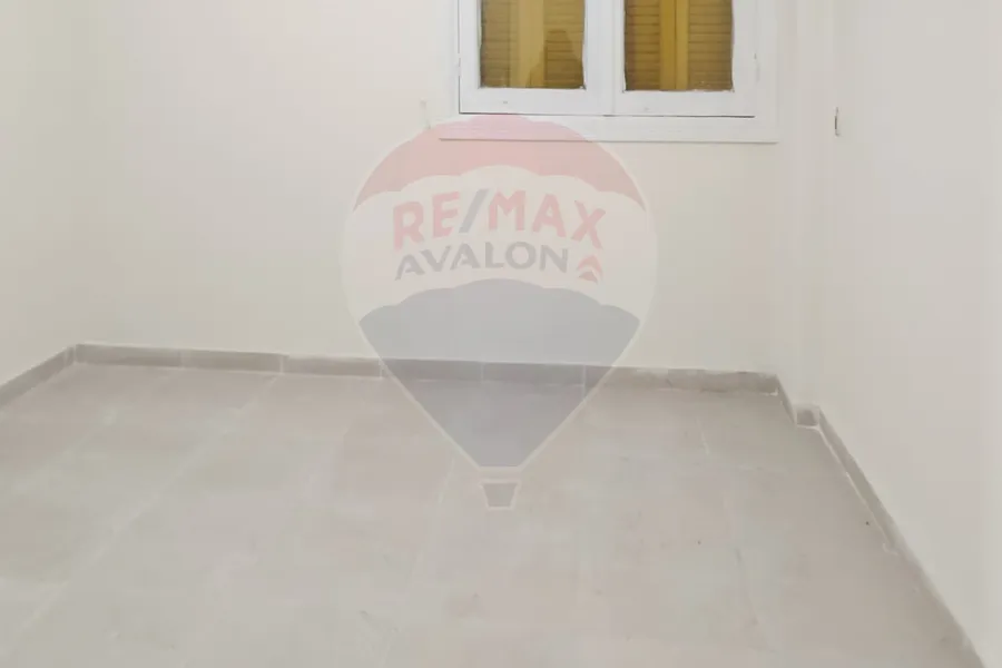 Administrative apartment for sale 90 m Sidi Bishr (branched from Khaled Ibn El-Waleed st.)