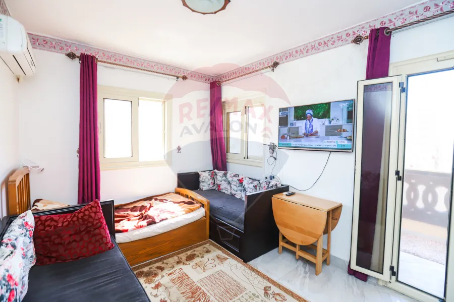 شقة للبيع 110 م ميامى ( ش بن النقيب متفرع من شارع 45)