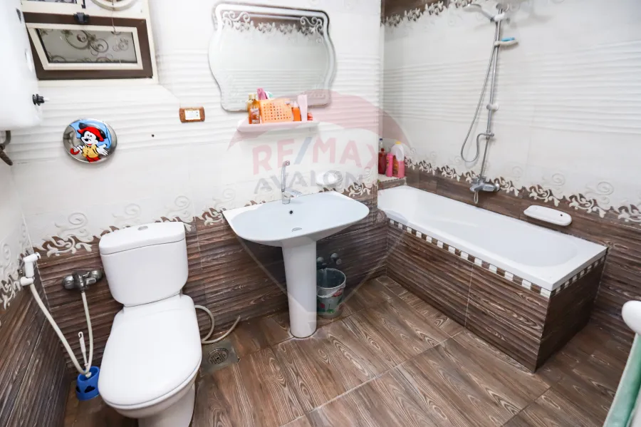 شقة للبيع 200 م السرايا ( خطوات من ش خالد بن الوليد )