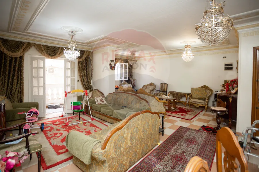 شقة للبيع 210 م كفر عبده (ش أبو قير)