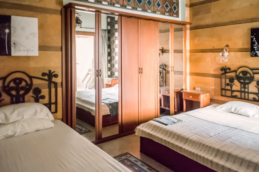 شقة  للايجار مفروش 120م سابا باشا (بانوراما رائعة على البحر مباشرة)