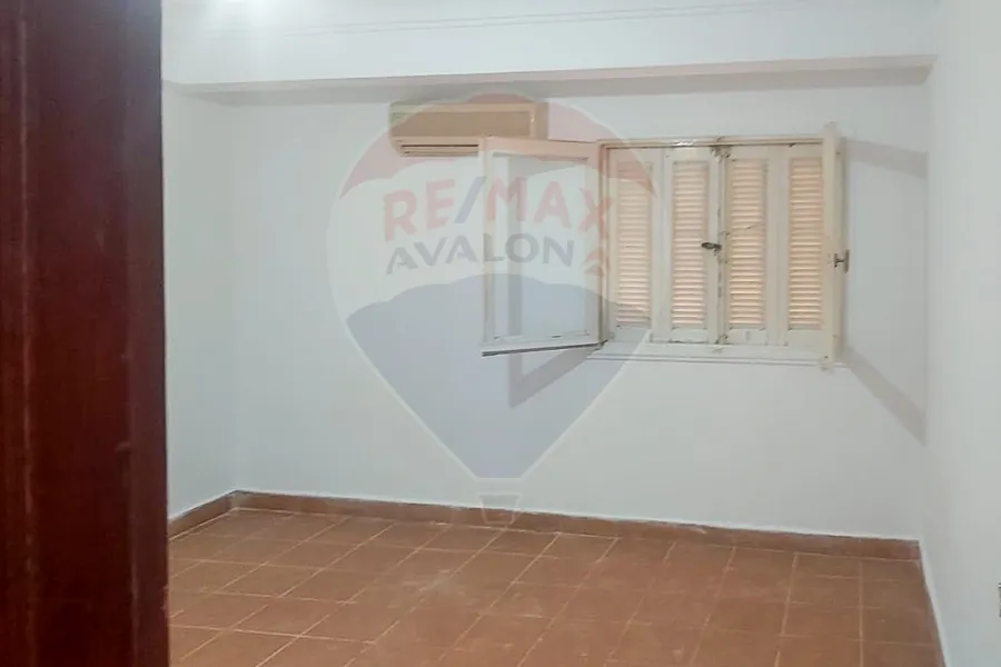 شقة للبيع 220 م بولكلي (ش ابو قير)