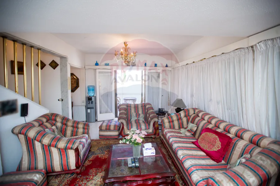 شقة دوبليكس للبيع 120 م المعمورة الشاطيء (شارع يوسف السباعى)