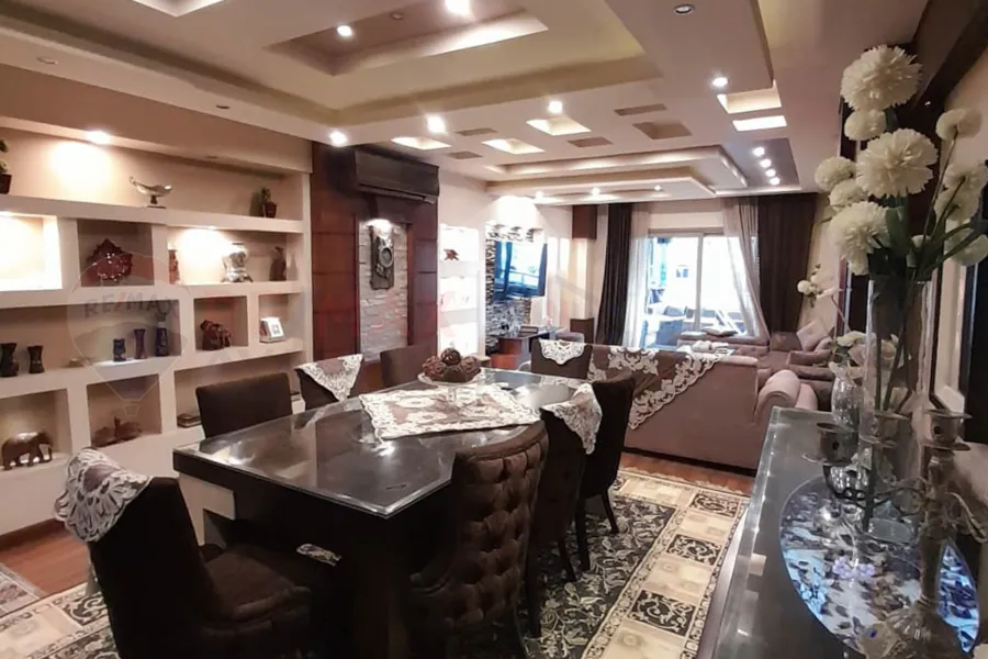 شقة للبيع 205 م السرايا (بجوار شاطئ المحروسة)