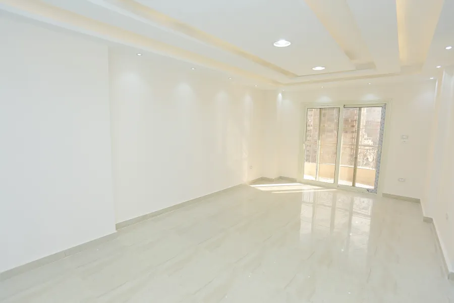 شقة للإيجار 110م كليوبترا - ش أبو قير الرئيسى