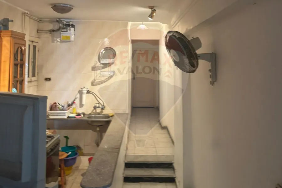 شقة للبيع 110 م  سيدي بشر (علي البحر مباشرة)