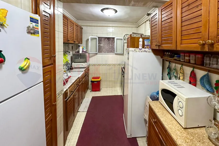 شقة للبيع  200 م جناكليس (ش  محمد باشا محسن)