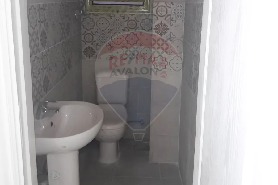 Administrative unit for rent 53 m Al-Azarita (Quota Land)