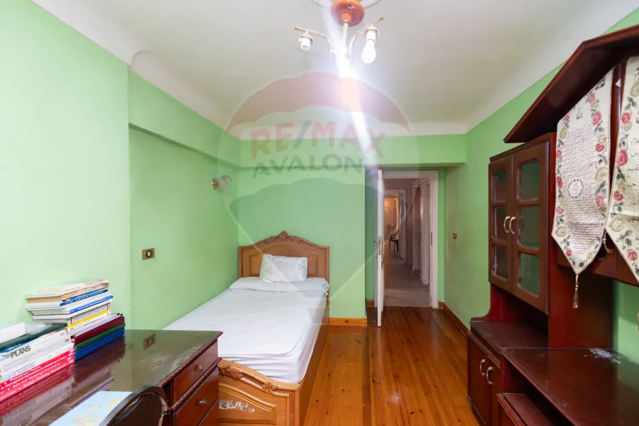 شقة للايجار المفروش 195 م سموحة (ش بهاء الدين الغتوري)