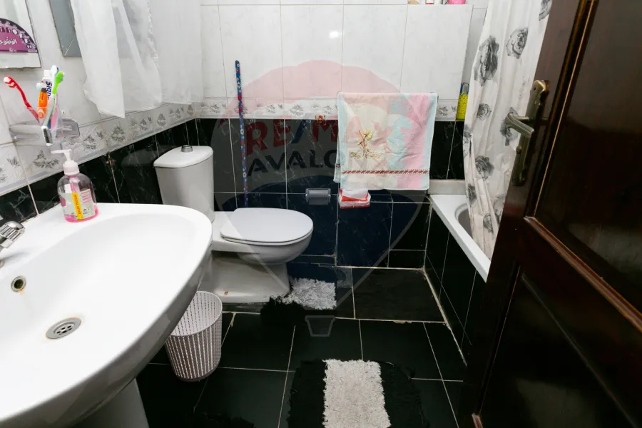 شقة للبيع 115 م سموحة (ش بهاء الدين الغتوري) -