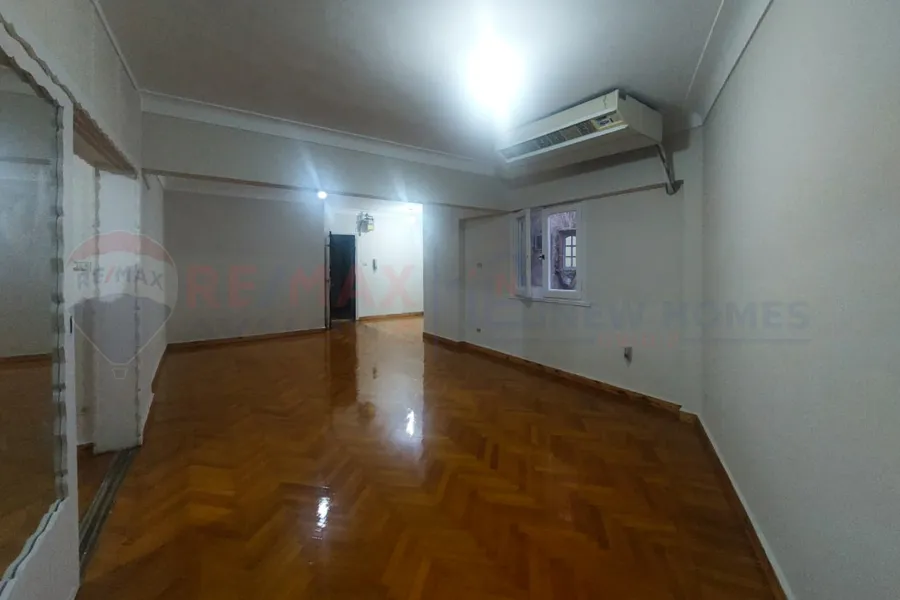 شقة للبيع 145 م سموحة (ش مصطفي كامل)