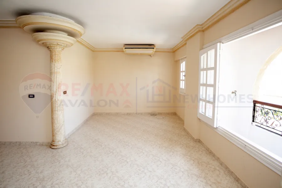 شقة للبيع 180م  لوران (متفرع من ش الاقبال)