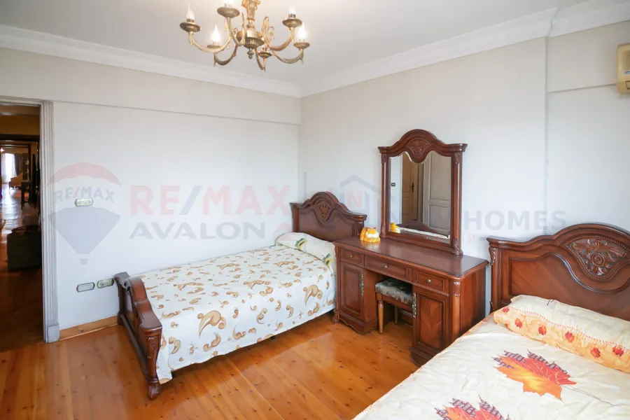 Apartment for sale 240 m Kafr Abdo (Sakina Bnt Al-Hussein st.)