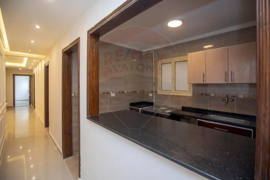 شقة للايجار 220 م كفر عبده (ش سانت جينى)