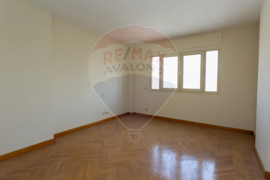 شقة للبيع 248 م سموحة ( ش فوزي معاذ رئيسي - برج اللوتس