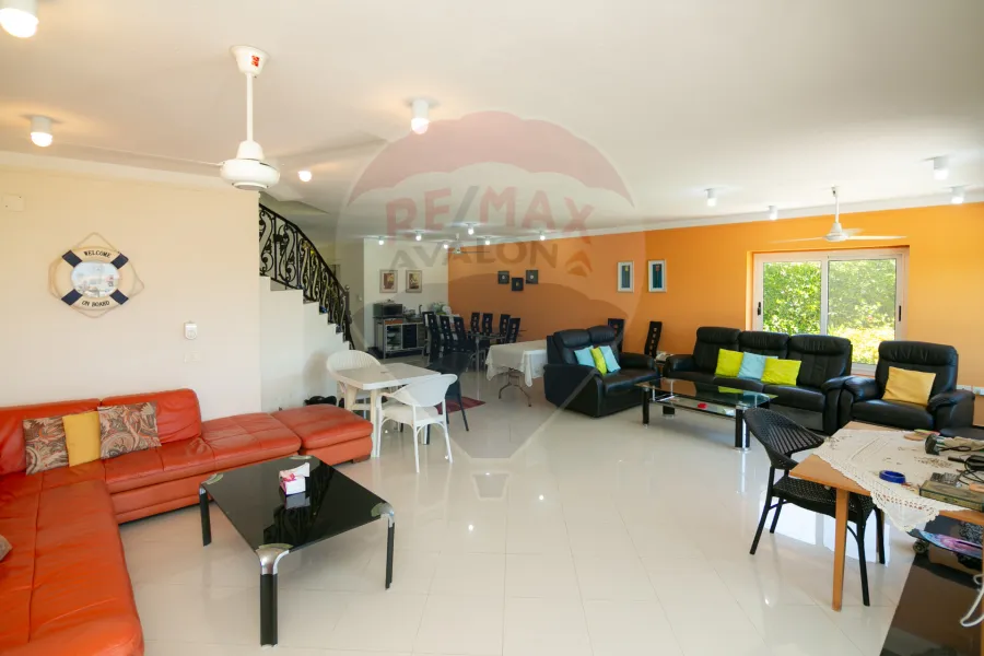 فيلا للبيع الساحل (مارينا 6)