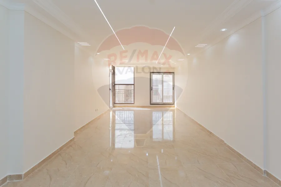 شقة للبيع 180 م سموحة (ش زكى رجب)