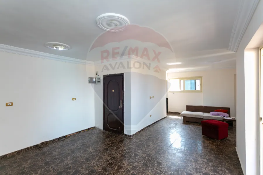 شقة للبيع 160 م المندرة ( ثاني عمارة من البحر )