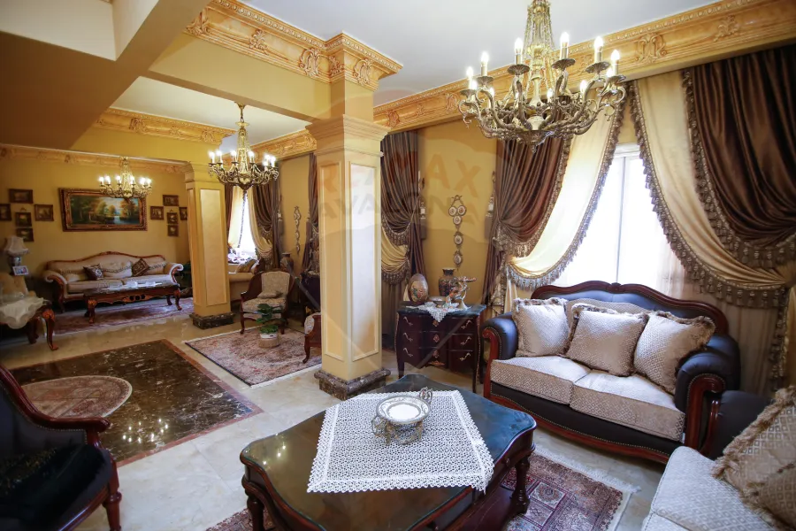 شقة دوبلكس للبيع 250 م سيدي بشر ( خطوات من ميدان محمد نجيب)