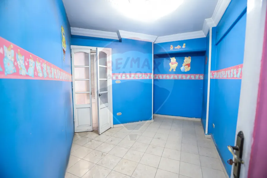 شقه للبيع 175 م كامب شيزار (خطوات من البحر - تري البحر جانبي)