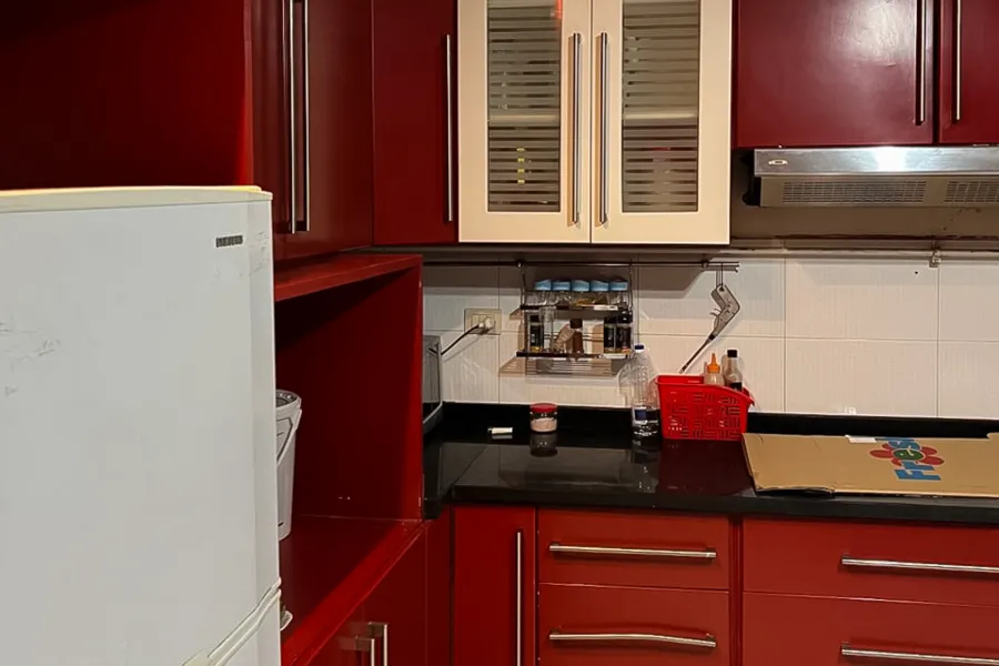 شقة للبيع 250 م سموحة (توت عنخ امون - ابراج كيروسيز)