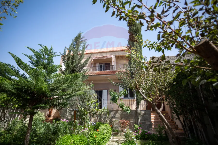 Villa for sale 470 m King mariout (behind Hilton King's Ranch Hotel)