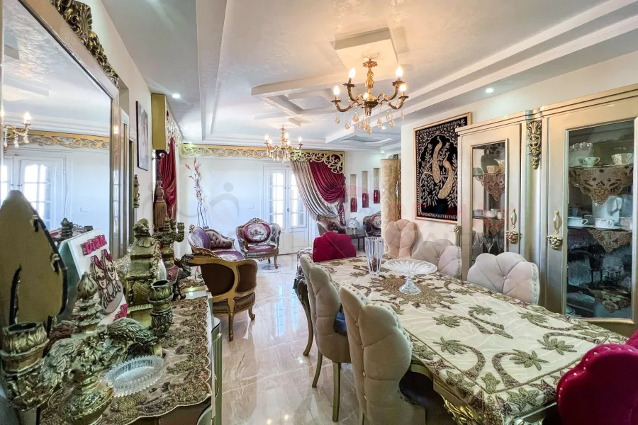 شقة للبيع 105 م زيزينيا (ش الامير جميل)