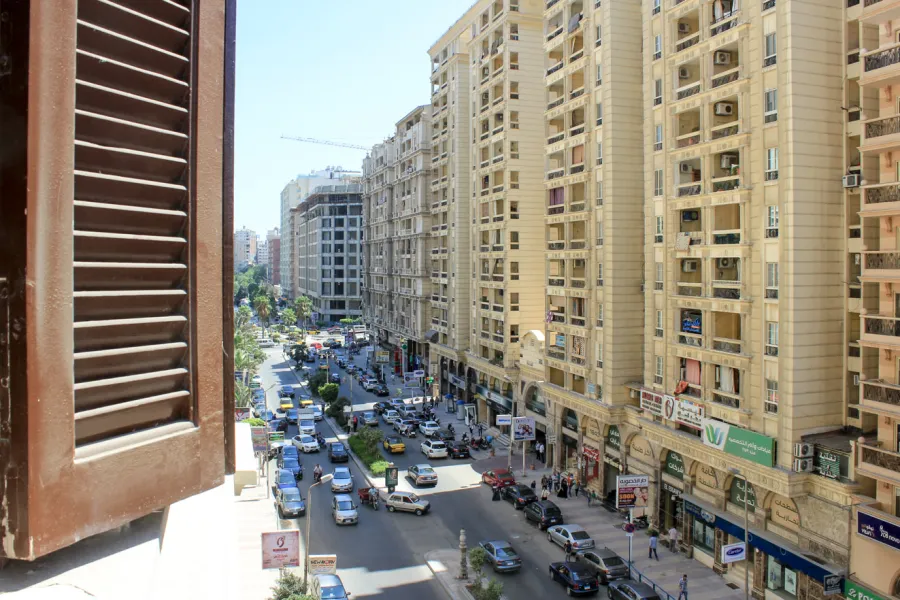 شقة مفروش للايجار 250م بسموحة (ش البرت الاول)