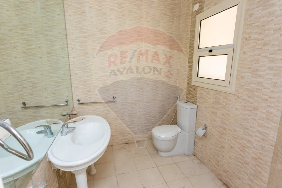 فيلا توين هاوس للبيع 450 م اليكس ويست (مرحلة أنطونيادس)