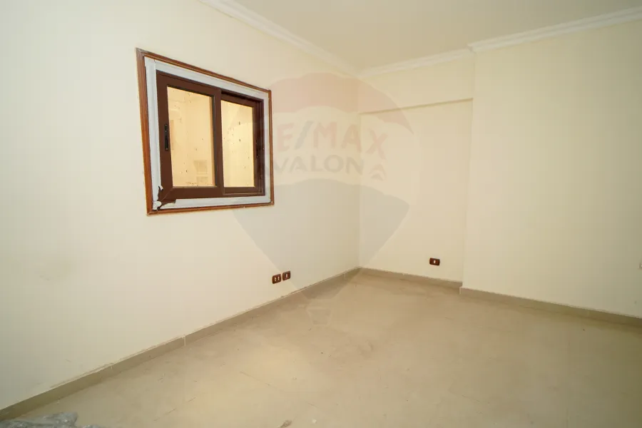 Apartment for Sale 135 m Louran (Steps from sea)