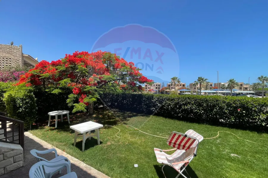 Ground chalet with garden for sale (Marina 4) 165 m