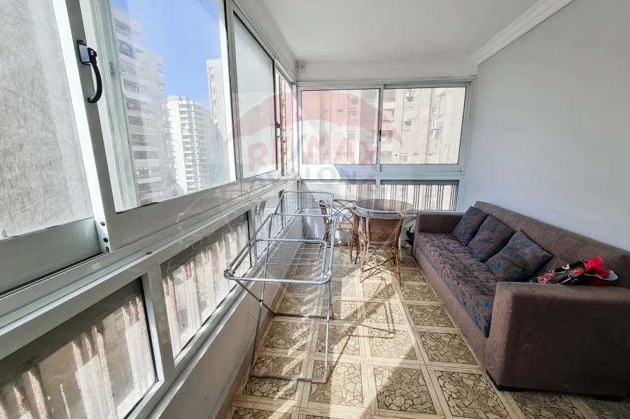 شقة للايجار 130 م مصطفي كامل (عمارات مساكن الضباط)