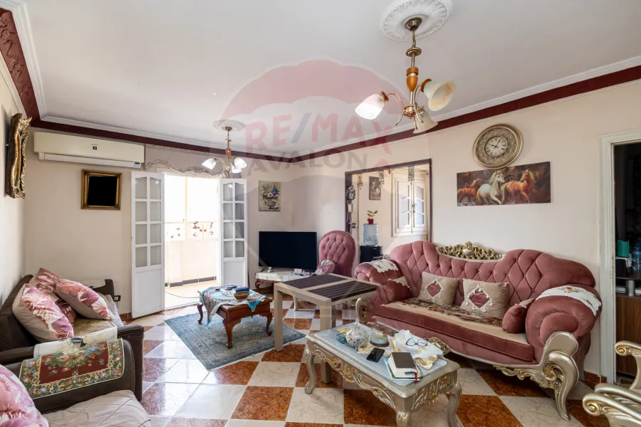 شقة للبيع 150 م سيدي بشر (بالقرب من البحر)