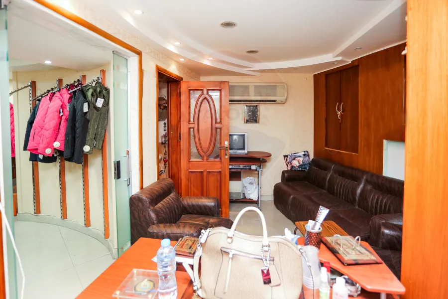 محل دوبلكس للبيع 104 م + 65 م محطة الرمل (ش النبي دانيال) - يصلح لكافة الانشطة التجارية