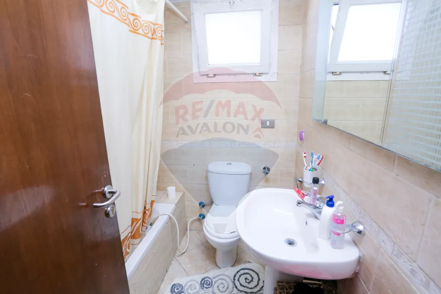 شقة للبيع 205 م سموحة (ميدان فيكتور عمانوئيل مباشرة- عمارة براند)