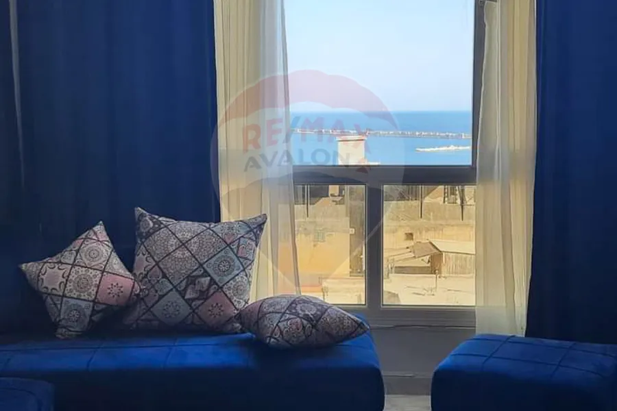 شقة مفروشة للإيجار 160 م الازاريطة (شارع سوتر الرئيسي)