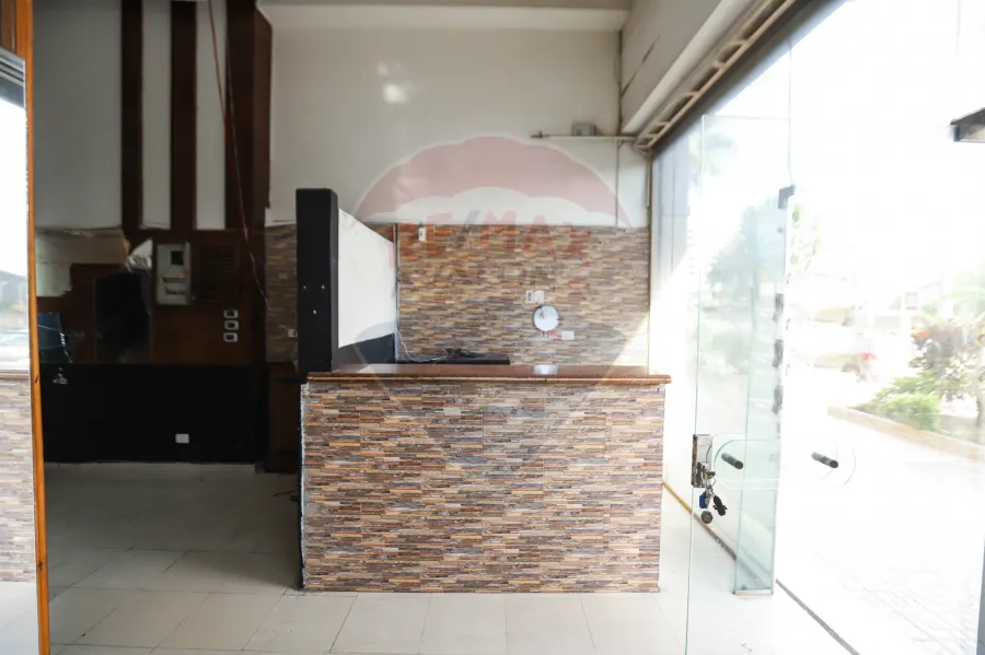 محل تجارى للإيجار 250 م سموحة (جامعة فاروس)