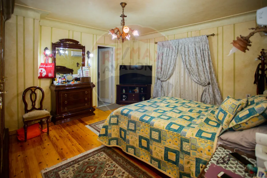 Apartment for sale 300 m sidi gaber (El-Mosheer Ahmed Ismail st)