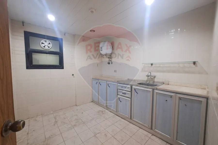 Administrative unit for Rent 285 m Al-Mansheya (Oraby Square - brand building)